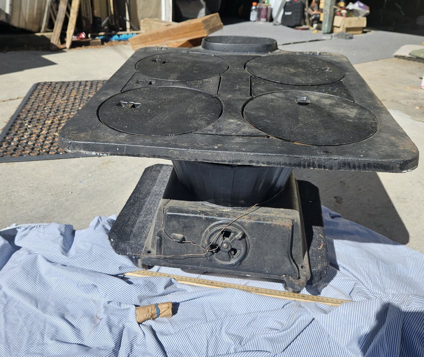 Stove.  Wood/coal camp stove