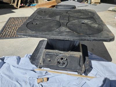 Stove. Wood/coal camp stove