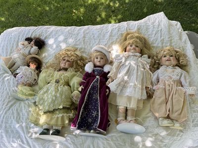 Porcelain dolls different sizes