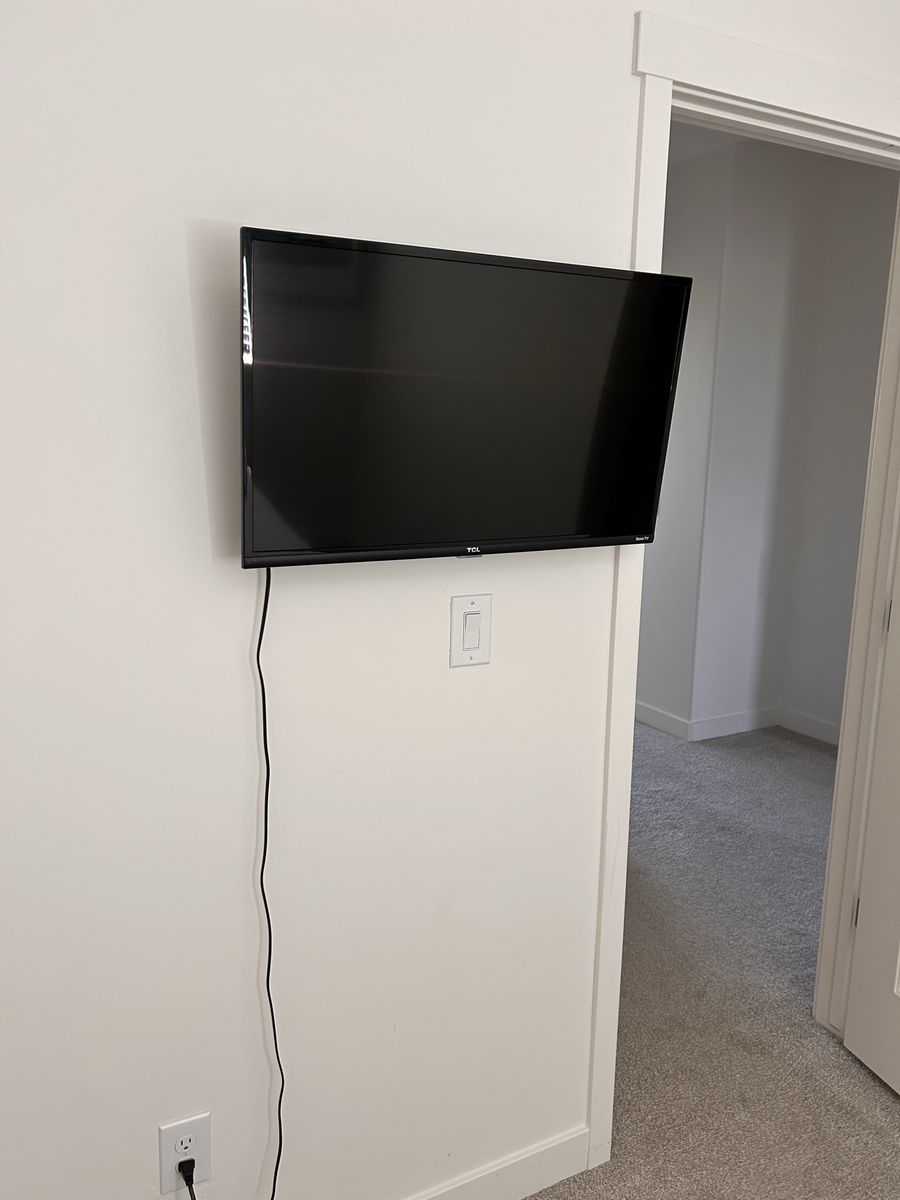 32” TV with wall mount
