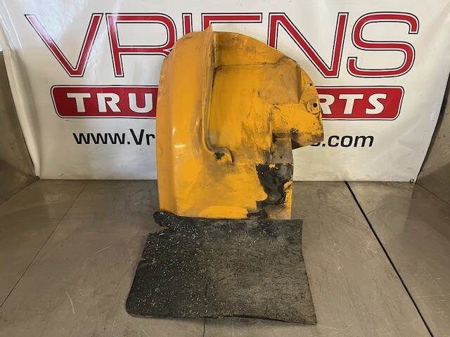 International 4900 Fender Extension