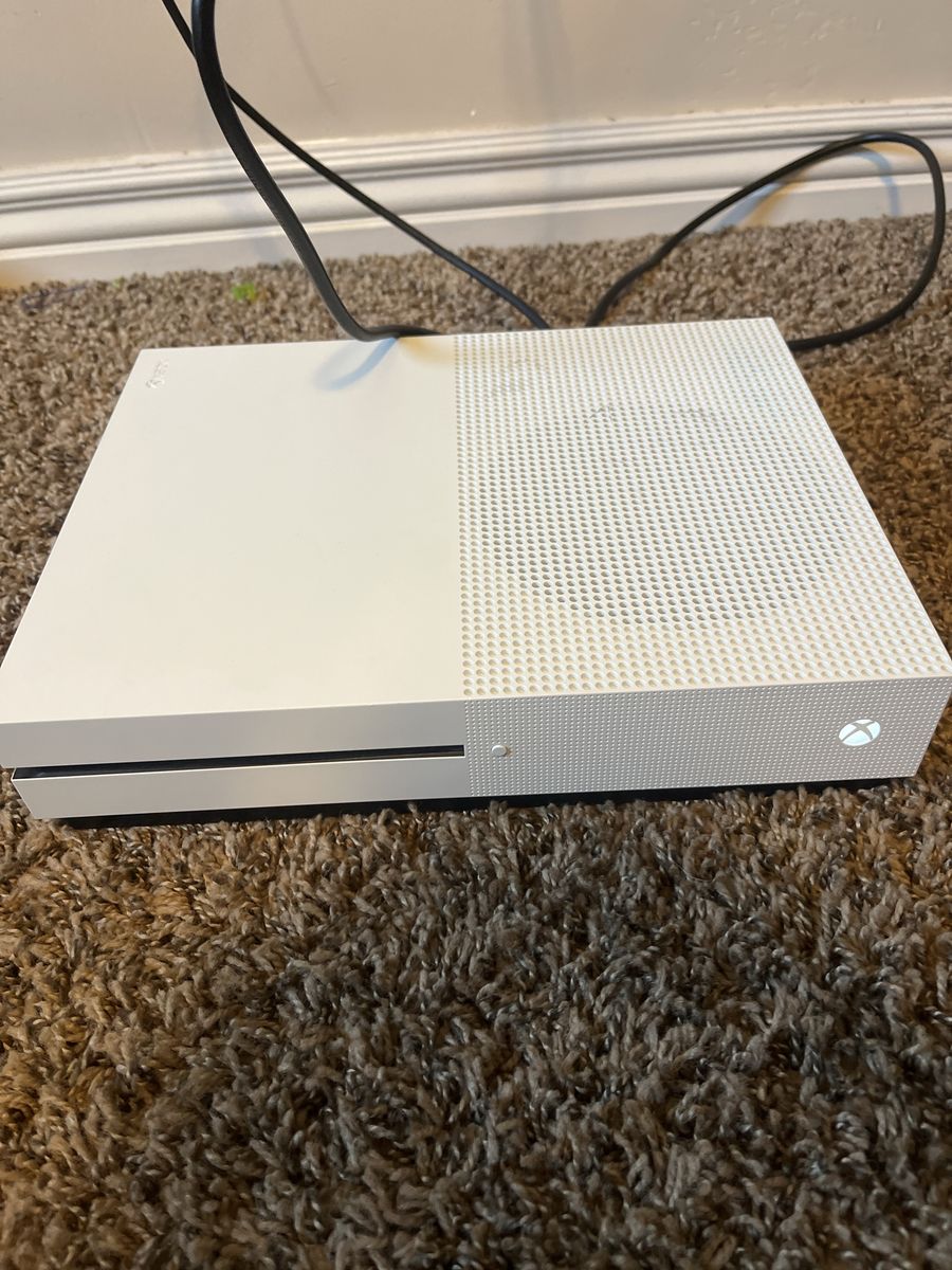 Microsoft Xbox One S 500GB Console - White (Used, Good Condition)