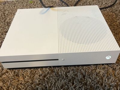 Microsoft Xbox One S 500GB Console - White (Used, Good Condition)