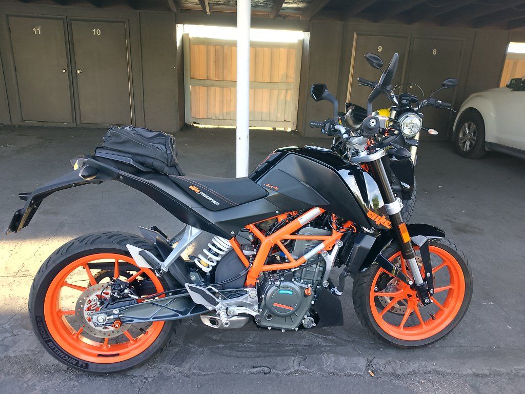 2016 Duke 390
