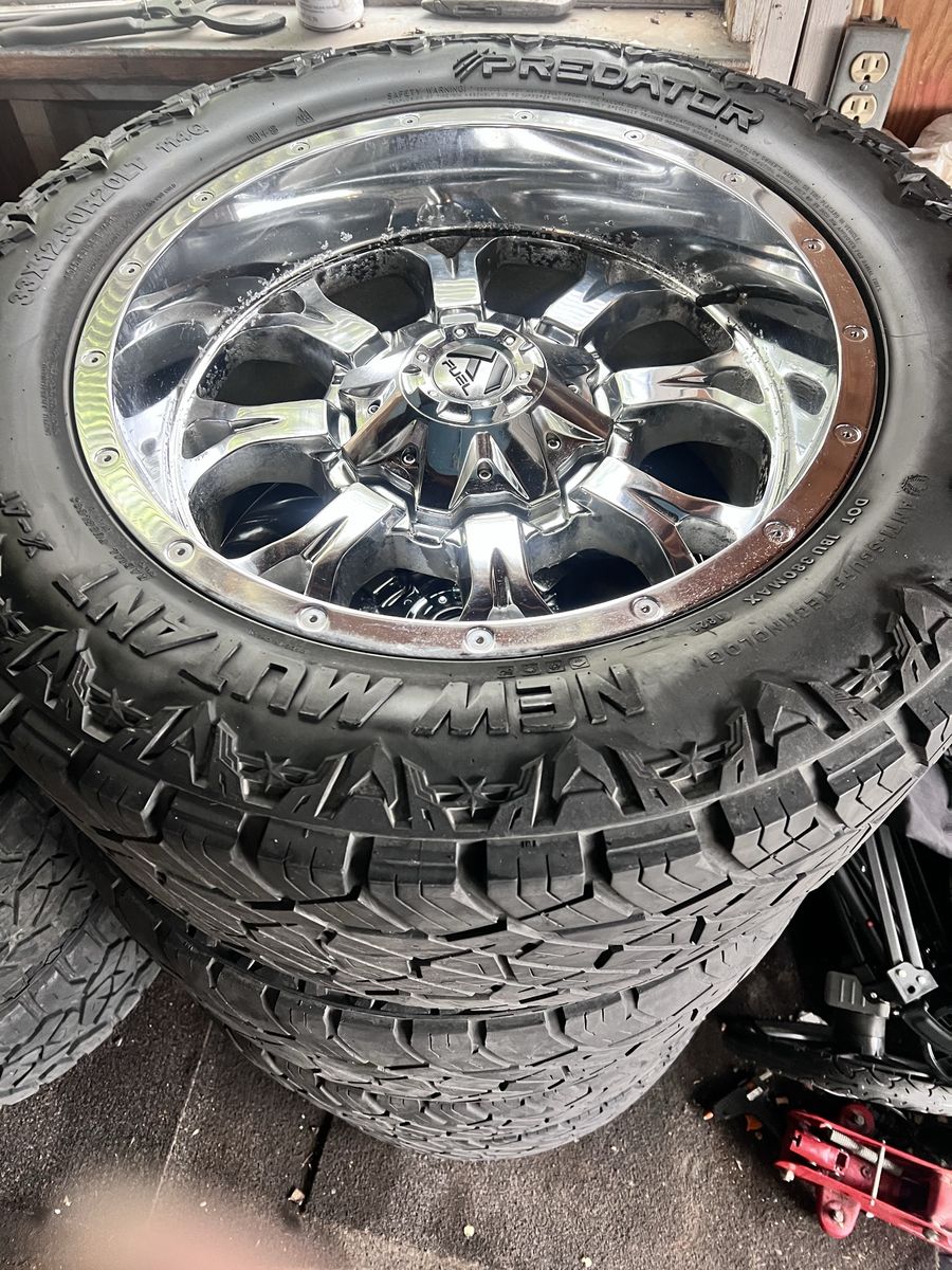 20x10 Fuel Krank 8x180 Chevy GMC on 33s