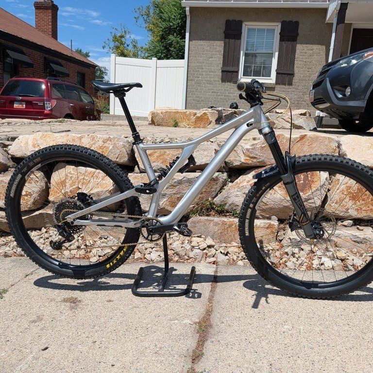 Specialized Stumpjumper EVO Comp Mountain Bike - Size S4 - Full Suspension - Silver