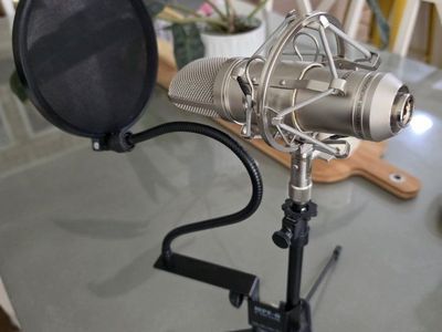 xlr condenser microphone with amp