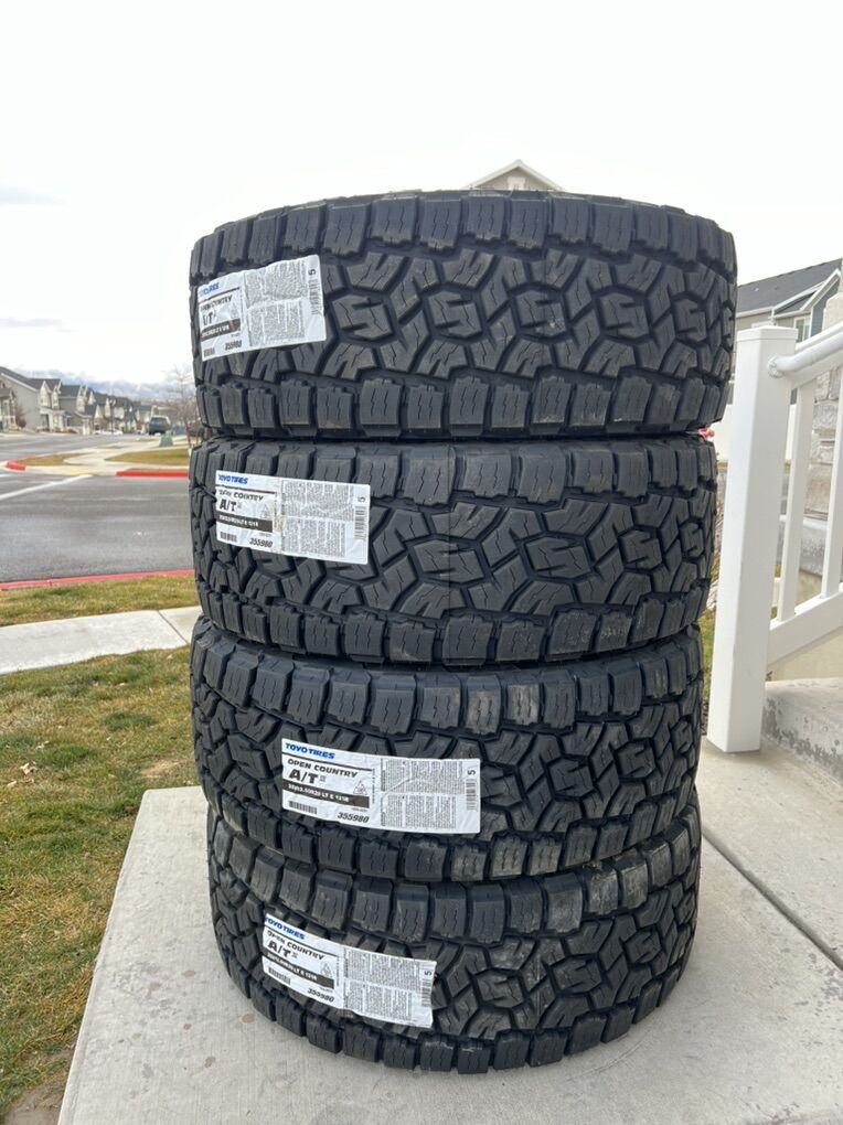35x12.50R20 toyo open country at 3  NEW