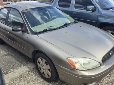 2005 Ford Taurus SE