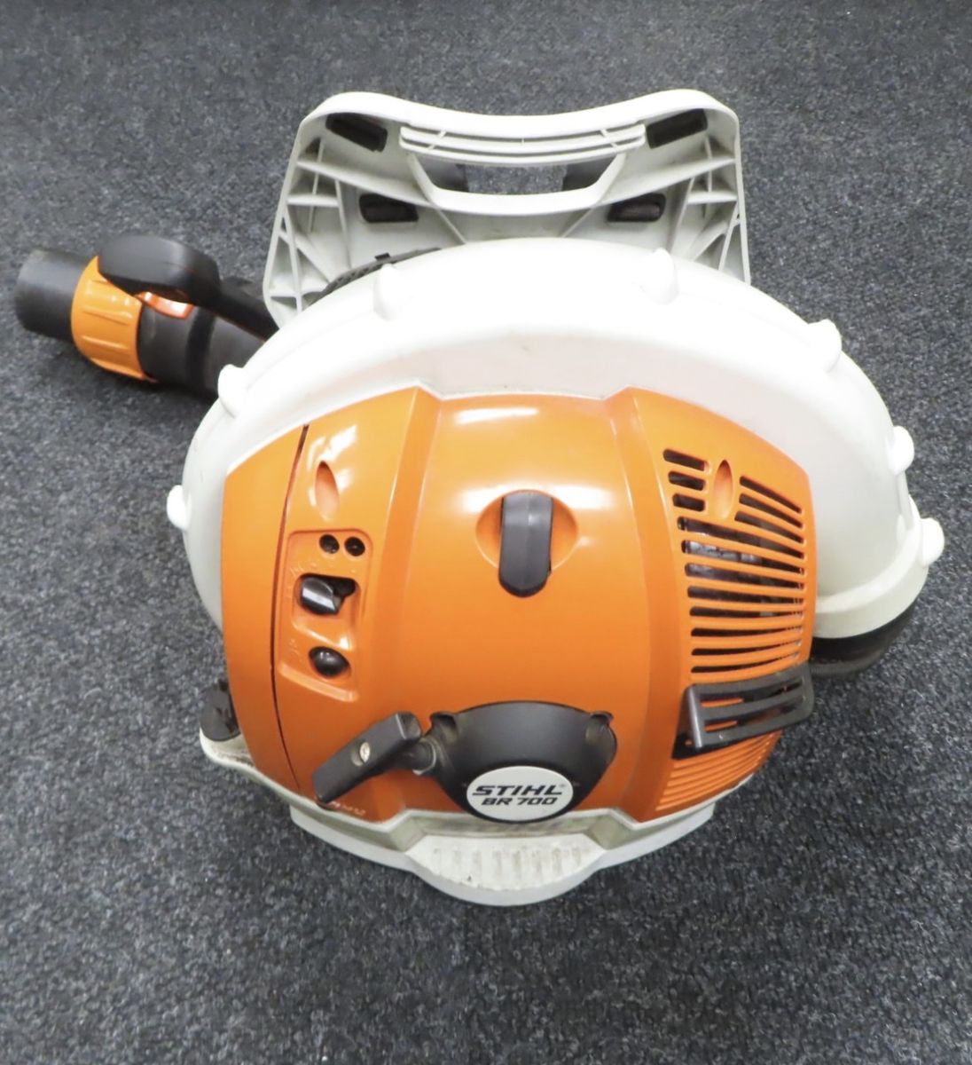 $400 OBO Stihl BR 700 Backpack Leaf Blower Gas Powered MSRP $749