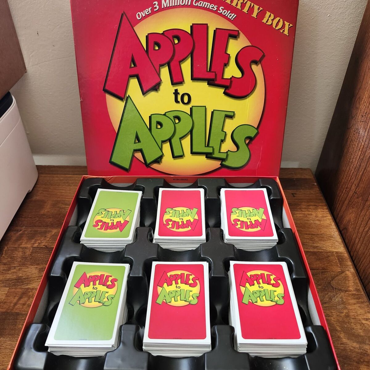 Apples to Apples - Party Box