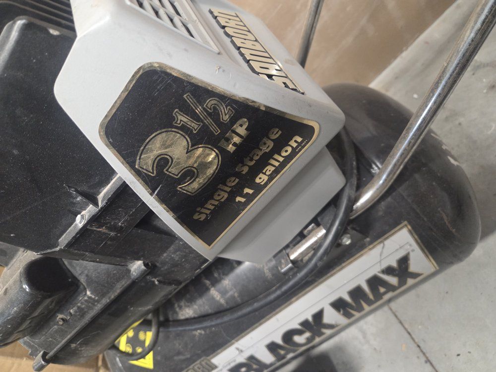 Sanborn 3.5 hp 11gal compressor