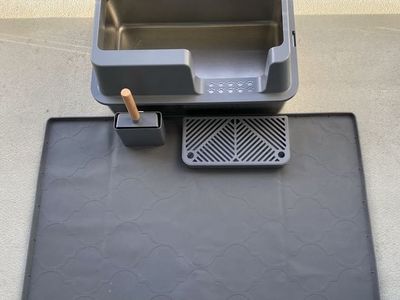 Stainless steel litter box with mat and scoop