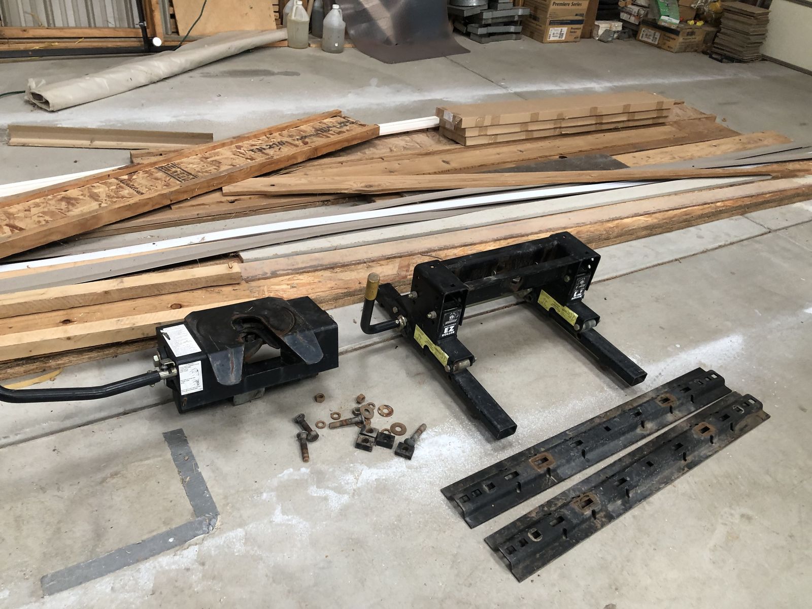 fifth wheel trailer  hitch