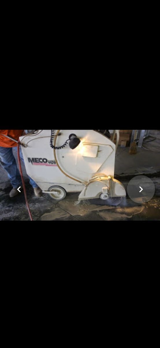 Diesel road flat saw