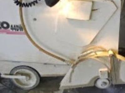 Diesel road flat saw
