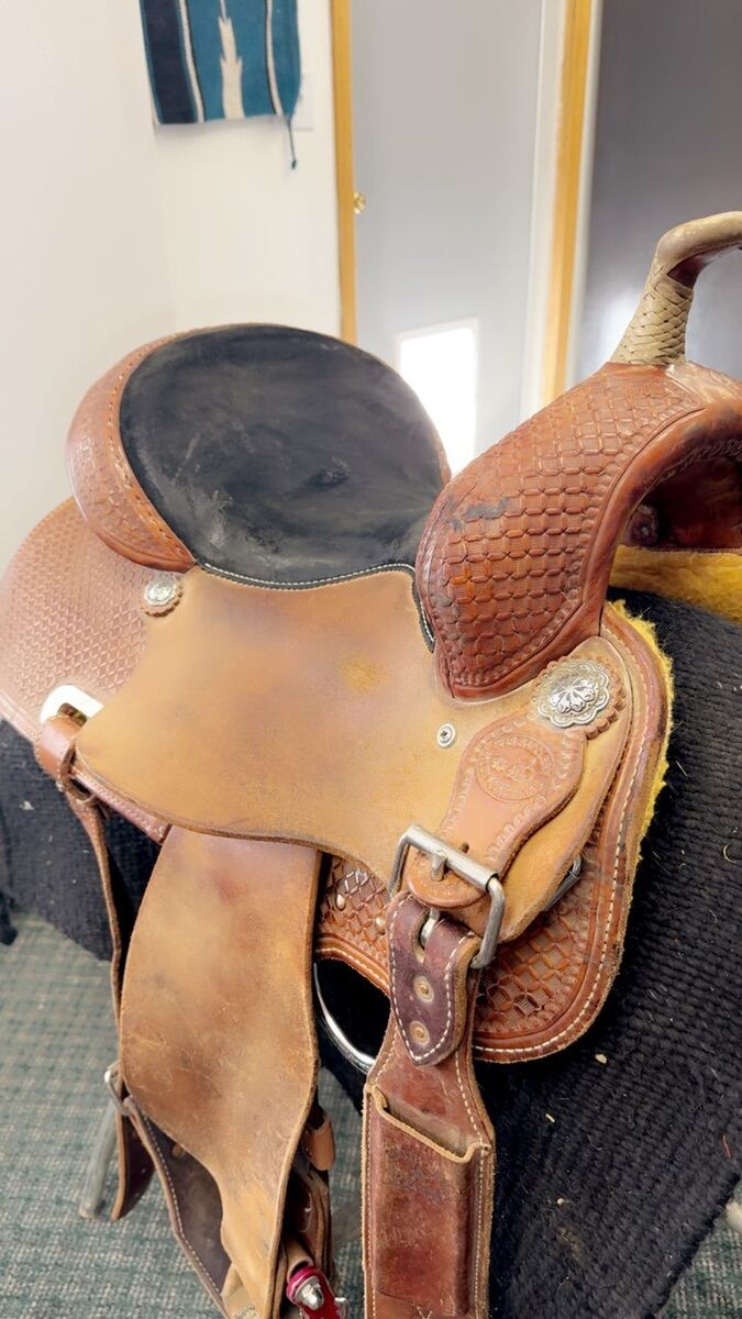 Barrel saddle