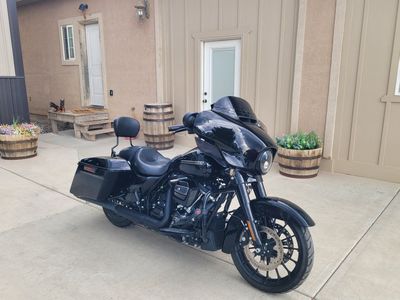 2018 Harley Davidson Street Glide Black FLHX Touring Motorcycle. *Low Miles*