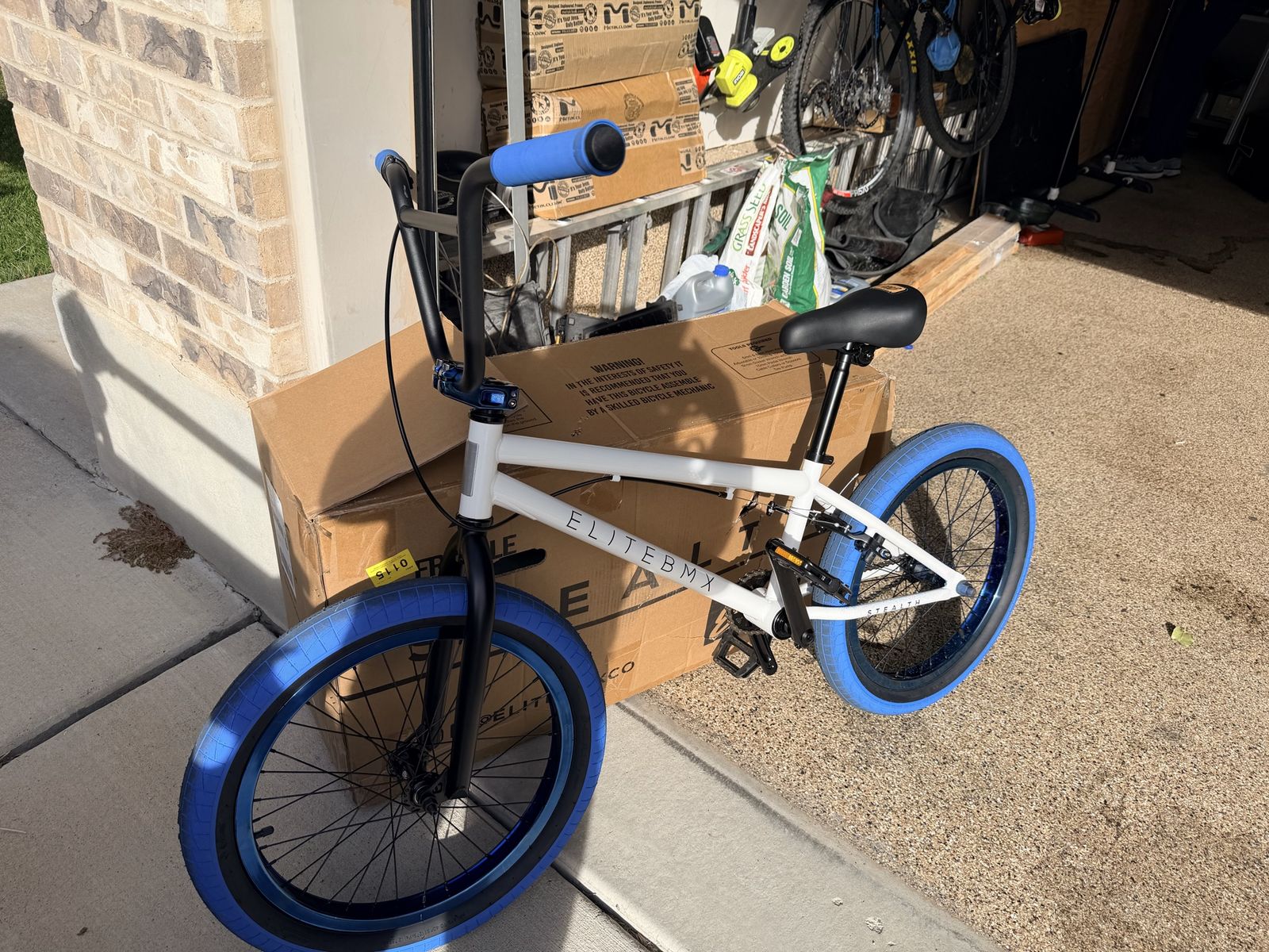 Elite BMX Stealth 20" Freestyle Bike White/Blue - New BMXCO
