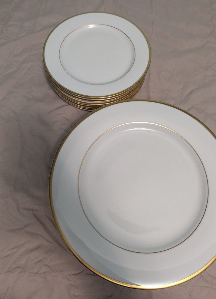 Nikko Fine China Band of Gold 8 Dinner and 8 Salad Plates