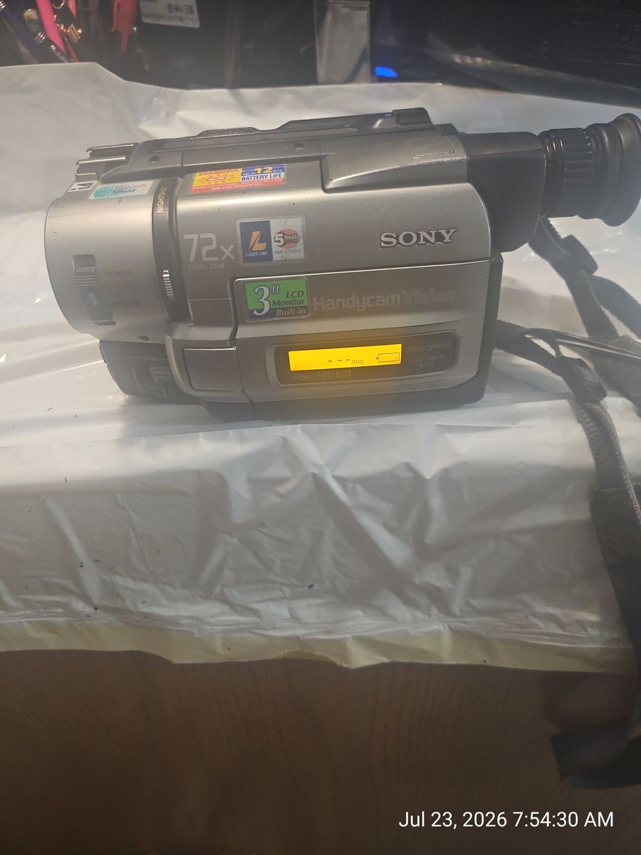 Sony Handycam Vision CCD-TRV75 72x Digital Zoom Video Camera Recorder 3" LCD Monitor
