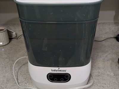 Baby Brezza Countertop Bottle/Pump Sanitizer & Dryer