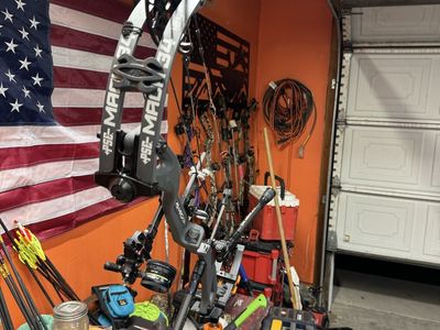 PSE Mach 34 Bare bow 80Lb limbs