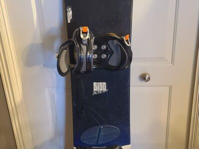 160cm wide snowboard and bindings