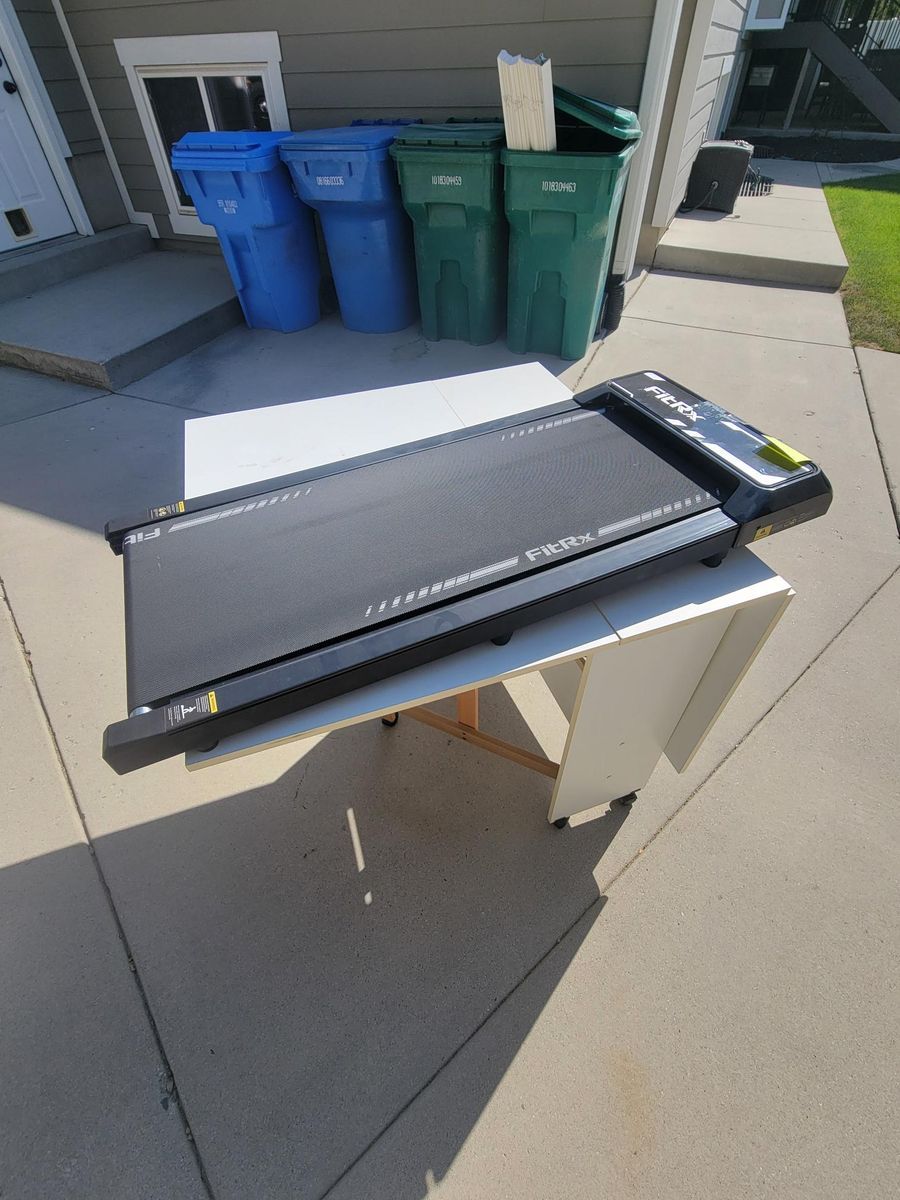 Treadmill/Walk Pad - Under desk