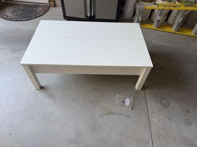 White Lift Top Coffee Table with Hidden Storage Compartment
