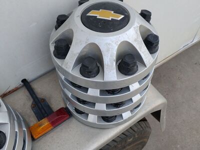 Chevrolet Silverado caps