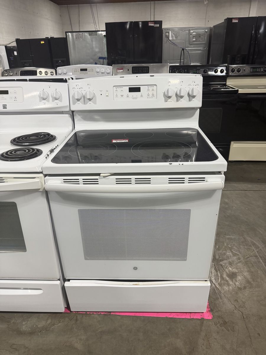 Great Condition GE White Electric Range with Glass Cooktop