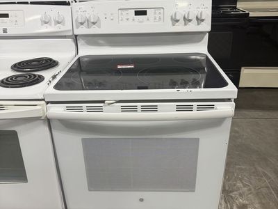 Great Condition GE White Electric Range with Glass Cooktop