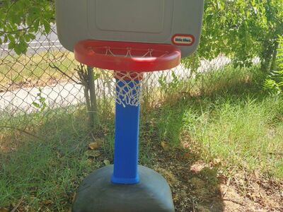 little tike,basketball Hoop, w/ball, adjustable
