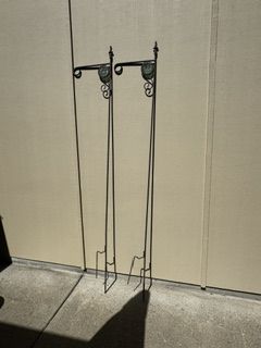 Metal plant holders and spinner