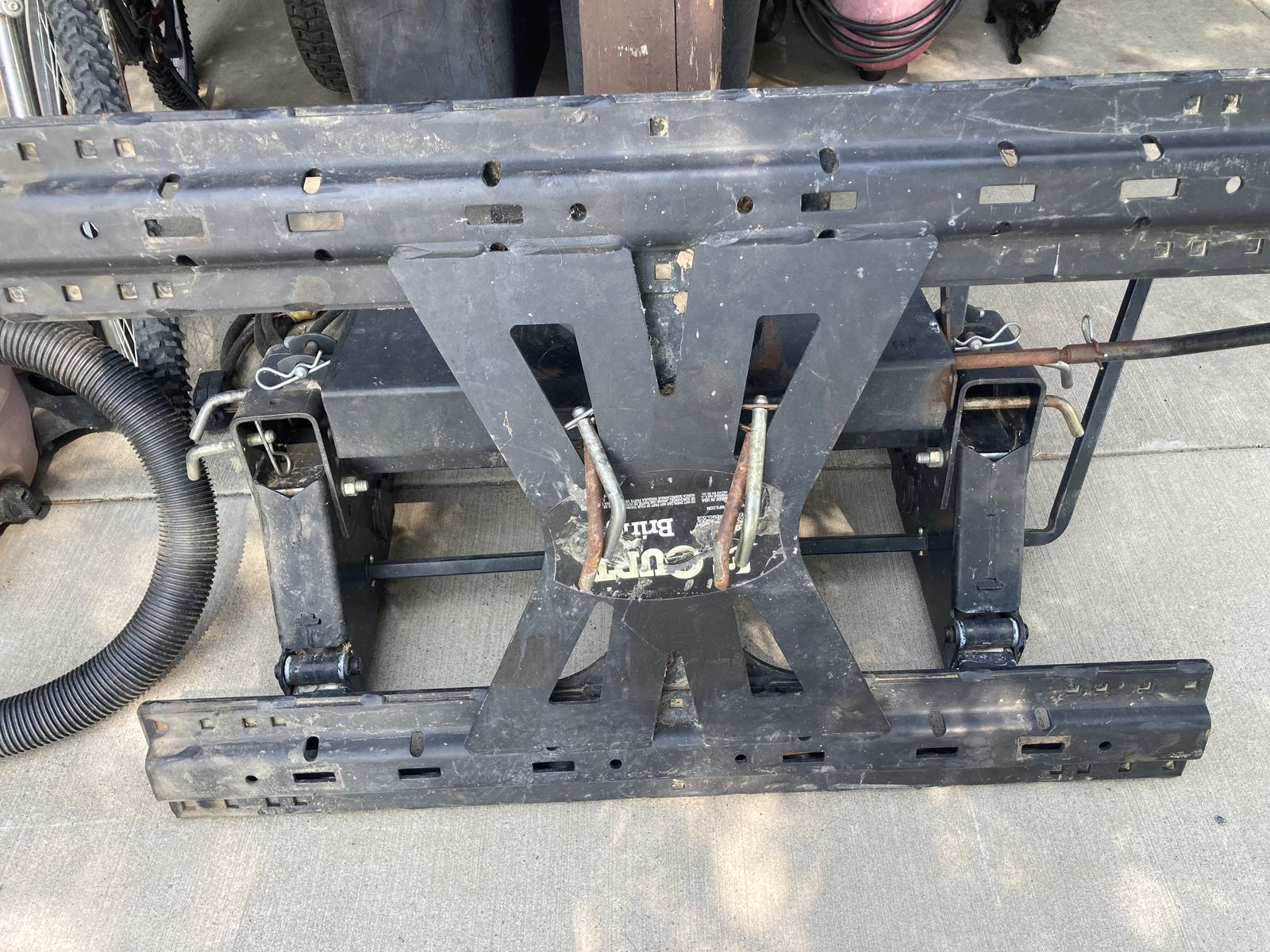 5th Wheel hitch with adapter