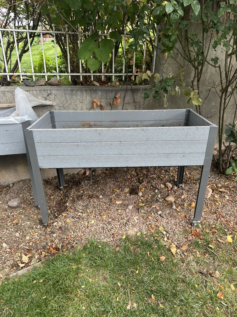 2 Self Watering Raised Garden Beds