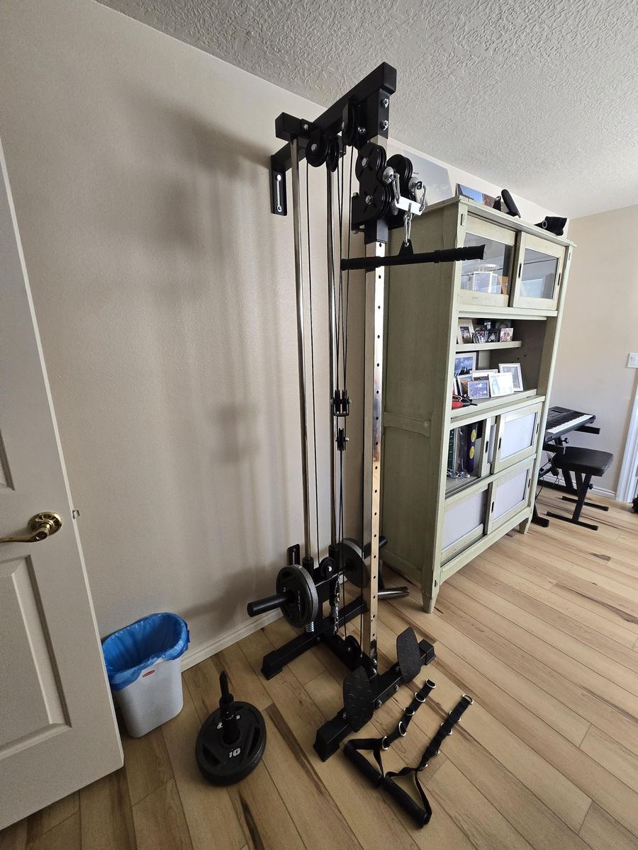 Wall Mount Cable Station Plus 60lbs of weights