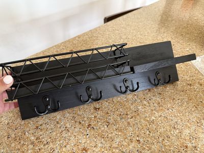 Black key hanger wall mounted