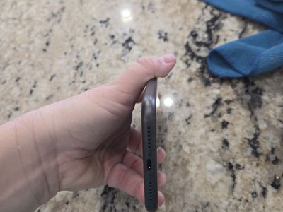 iPhone 11 - 64 GB - Unlocked