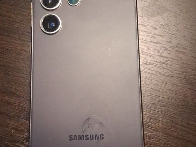 Samsung Galaxy S24 Ultra 256GB - Used Smartphone with Case