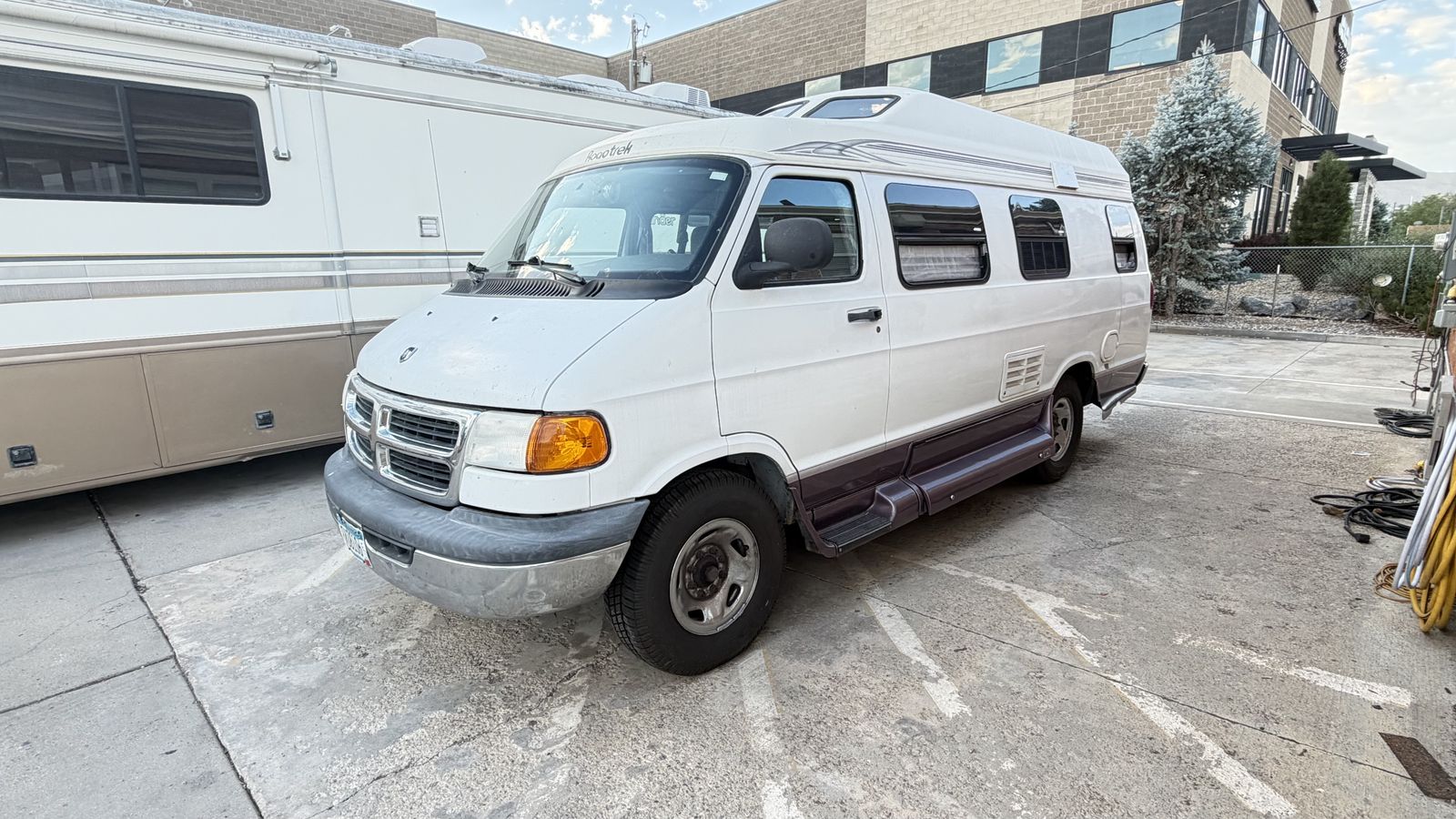2000 Roadtrek 190 versatile