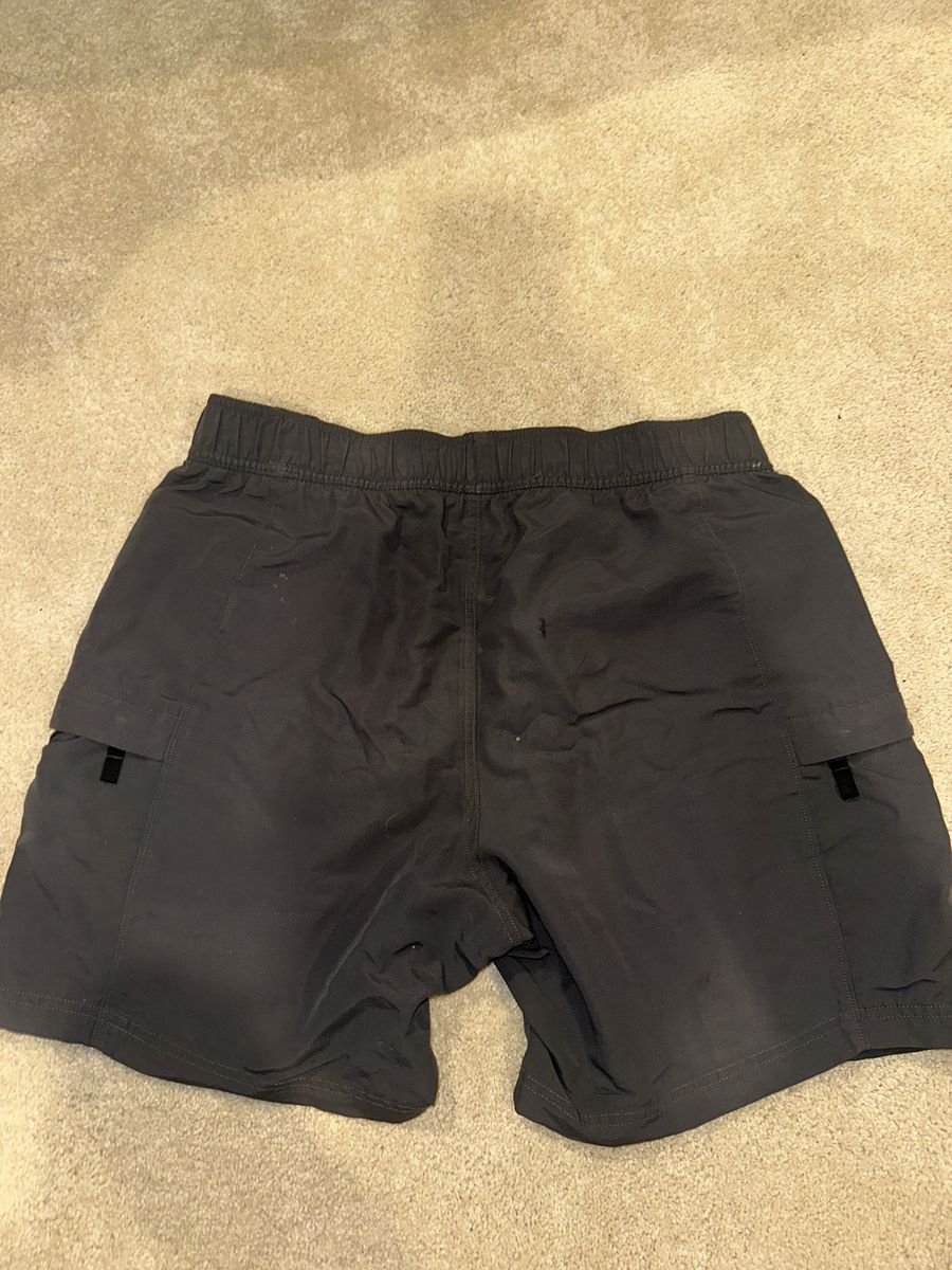 The North Face Men's Dark Gray Cargo Shorts - Medium