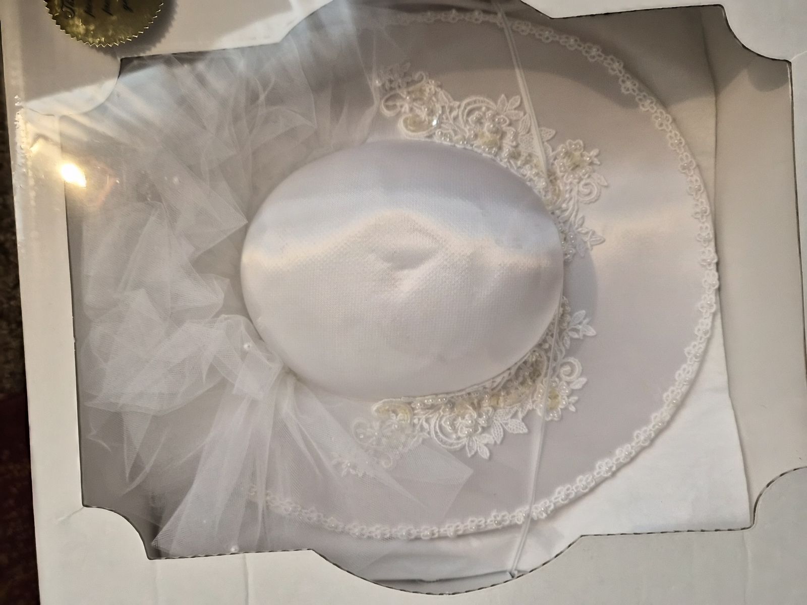 Wedding hat with veil