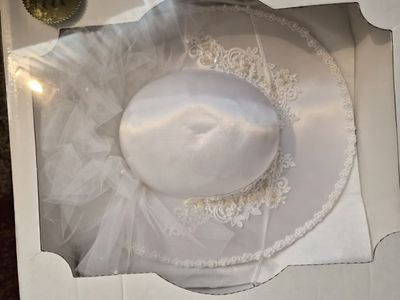 Wedding hat with veil
