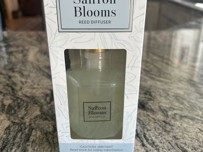 NEW Saffron Blooms Reed Diffuser