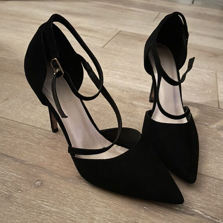 Black Heels 7.5