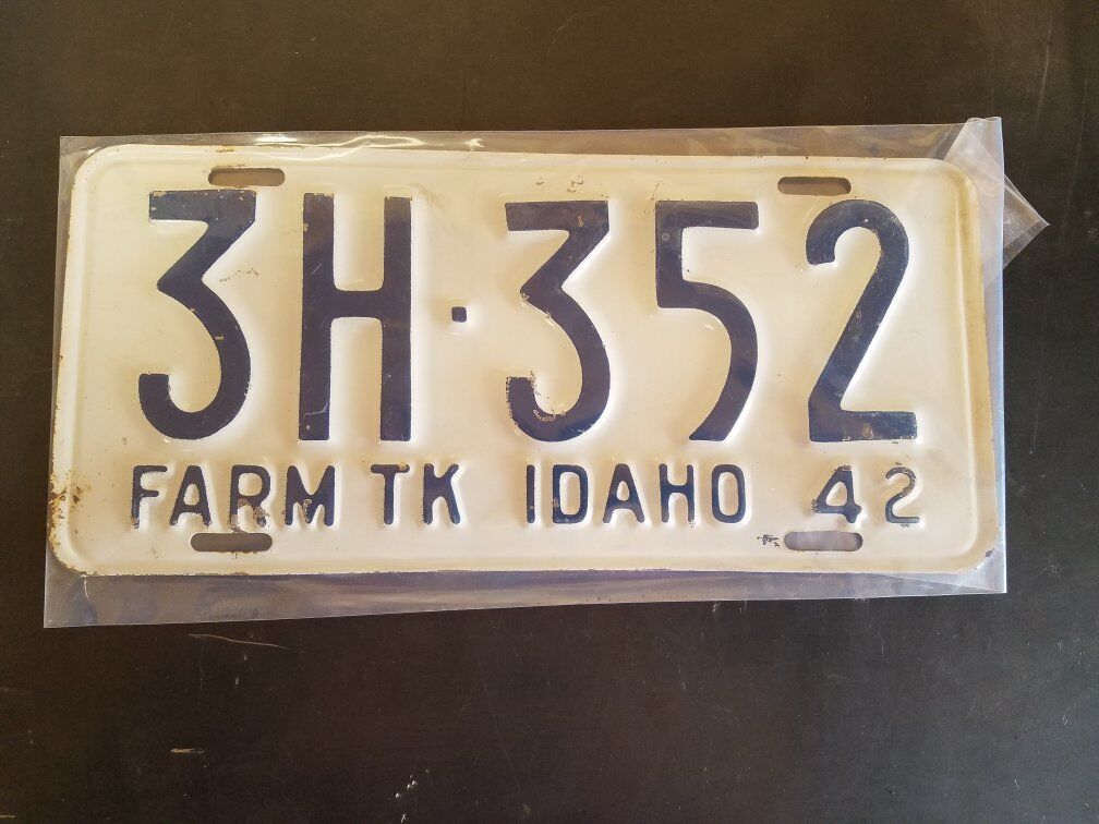 Nice Collection of Vintage License Plates