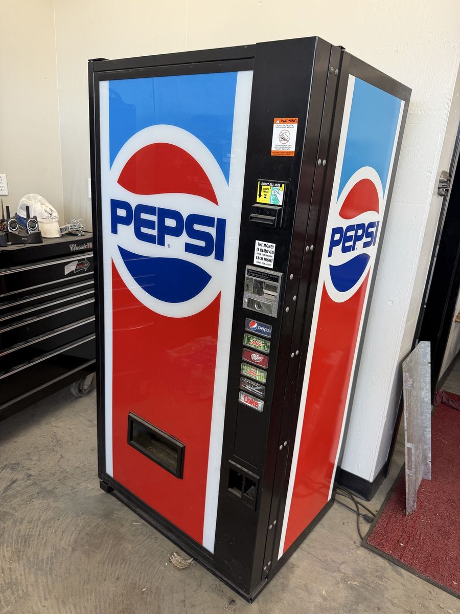 Working Pepsi machine