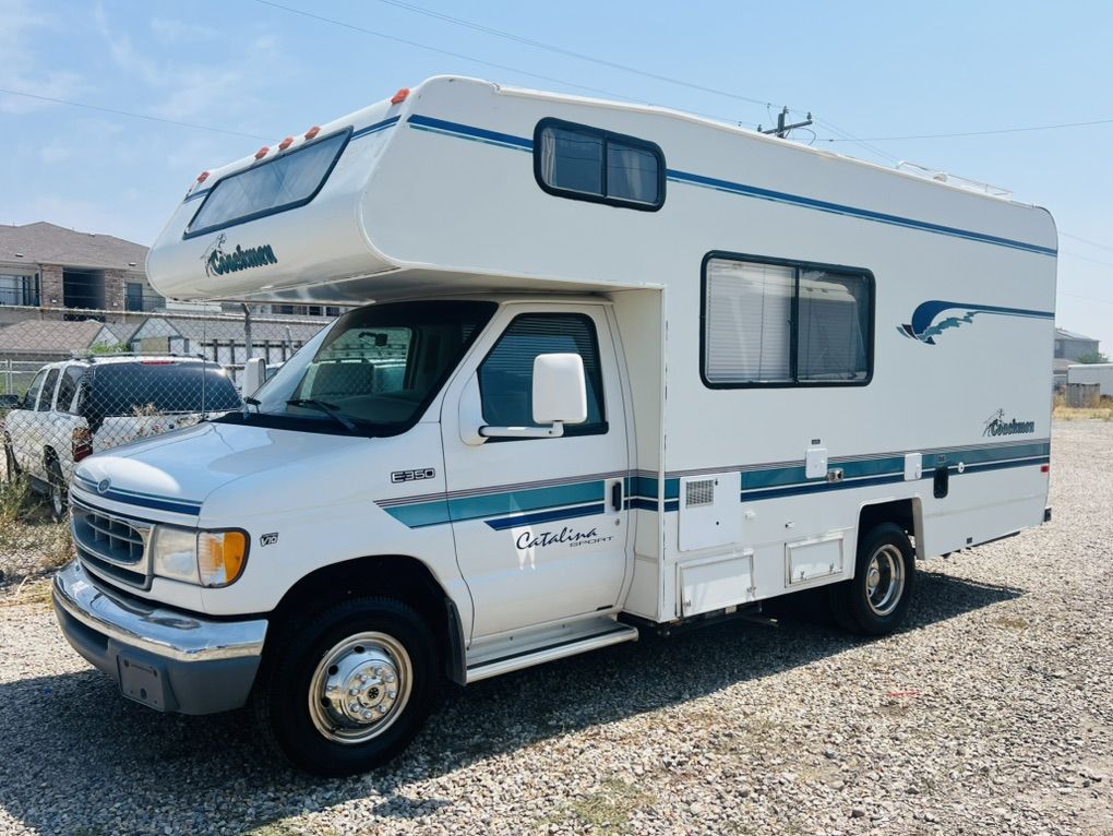 1998 Coachmen Class C Motorhome — ONLY 18 FEET!